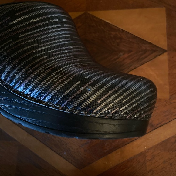 Dansko's - Picture 5 of 6